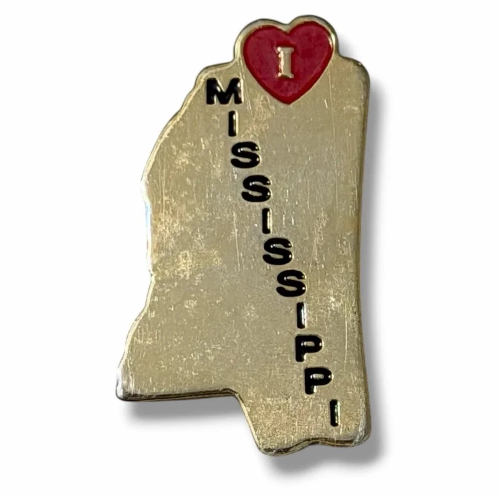 I Love Heart Mississippi State Shape Vintage Lapel Pin I27